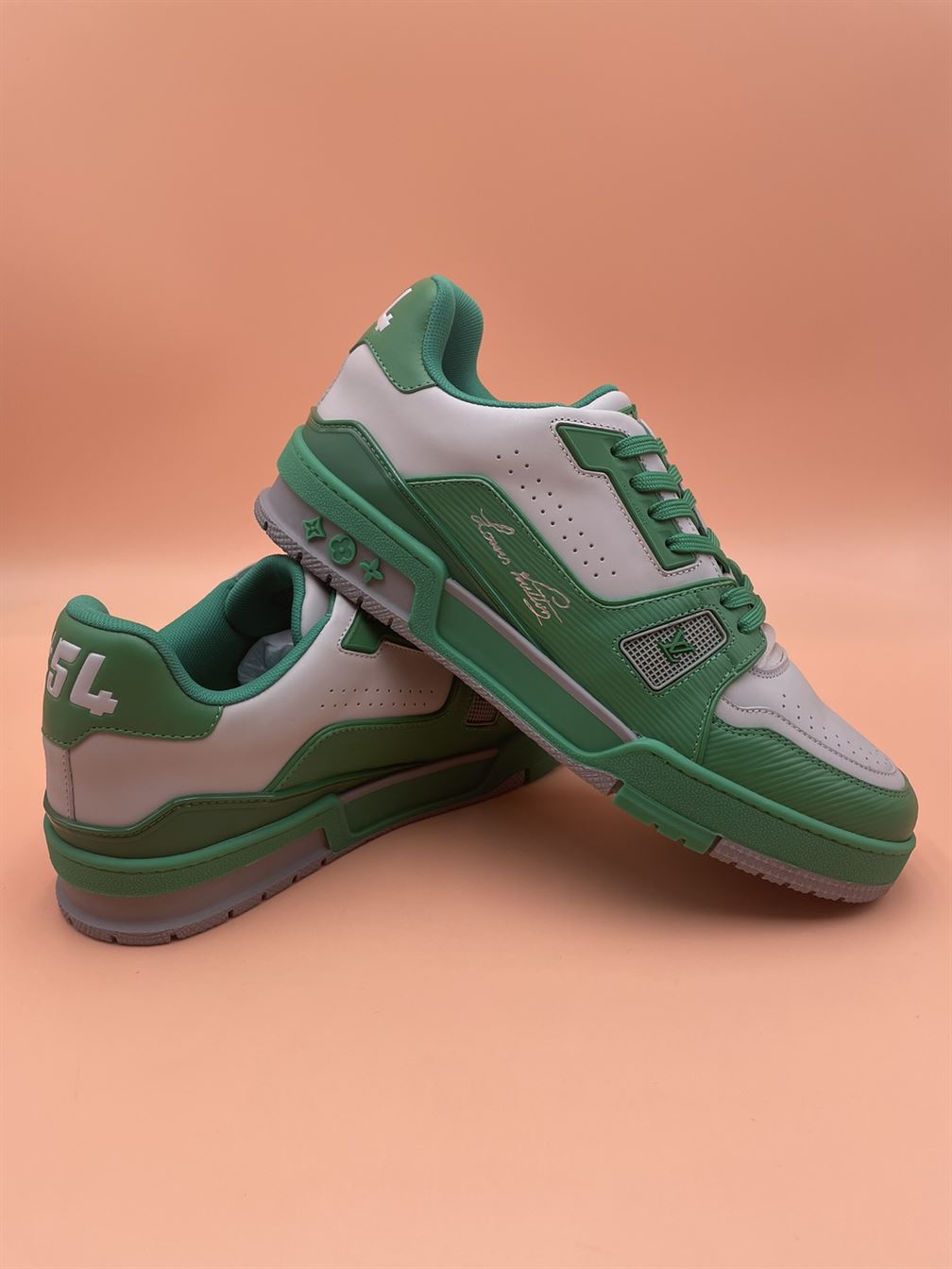 LOUIS VUITTON LV TRAINER SNEAKER   LVS060