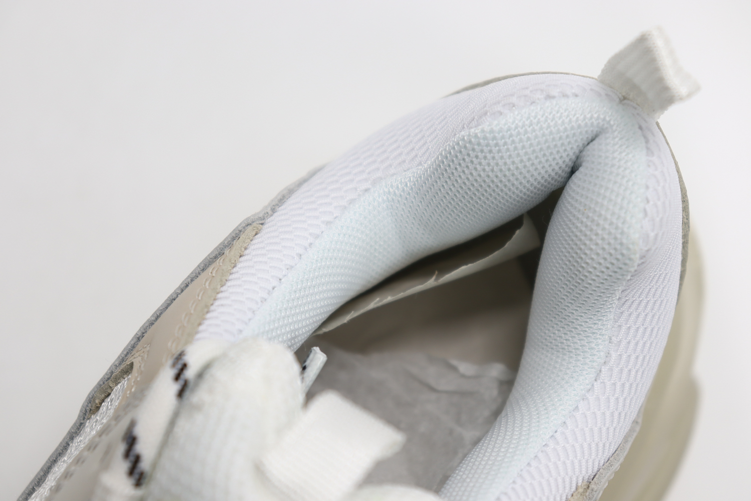 BALENCIAGA TRIPLE S CLEAR SOLE SNEAKER WHITE REPLICA