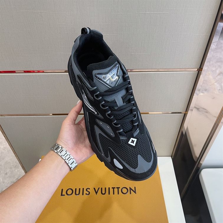 LOUIS VUITTON Dupe RUNNER TATIC SNEAKER   LVS026