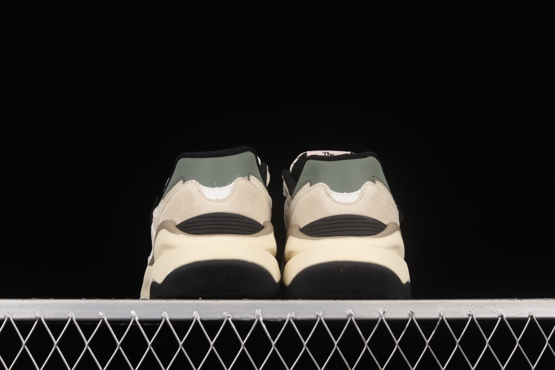 57/40  Off-White  M5740CD1