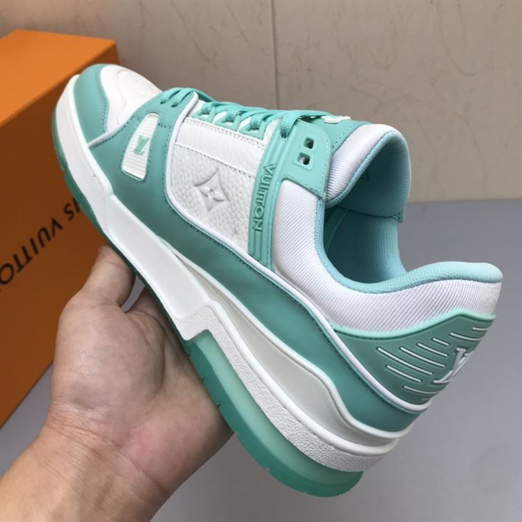 LOUIS VUITTON TRAINER SNEAKER   LVS122
