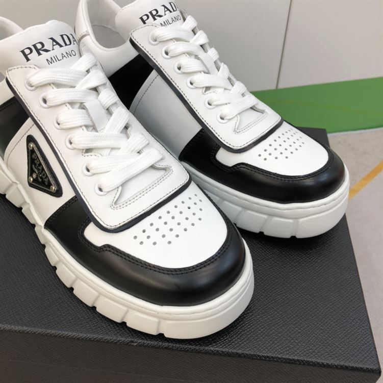 PRADA LEATHER SNEAKERS   PRS016
