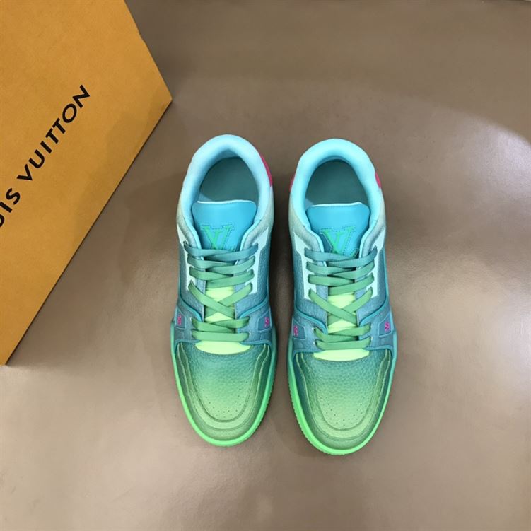 LOUIS VUITTTON TRAINER SNEAKERS IN GREEN GRAINED CALF LEATHER   LVS002