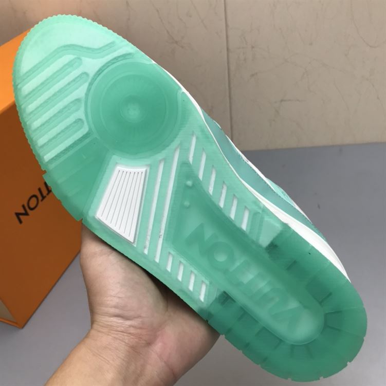 LOUIS VUITTON TRAINER SNEAKER   LVS122