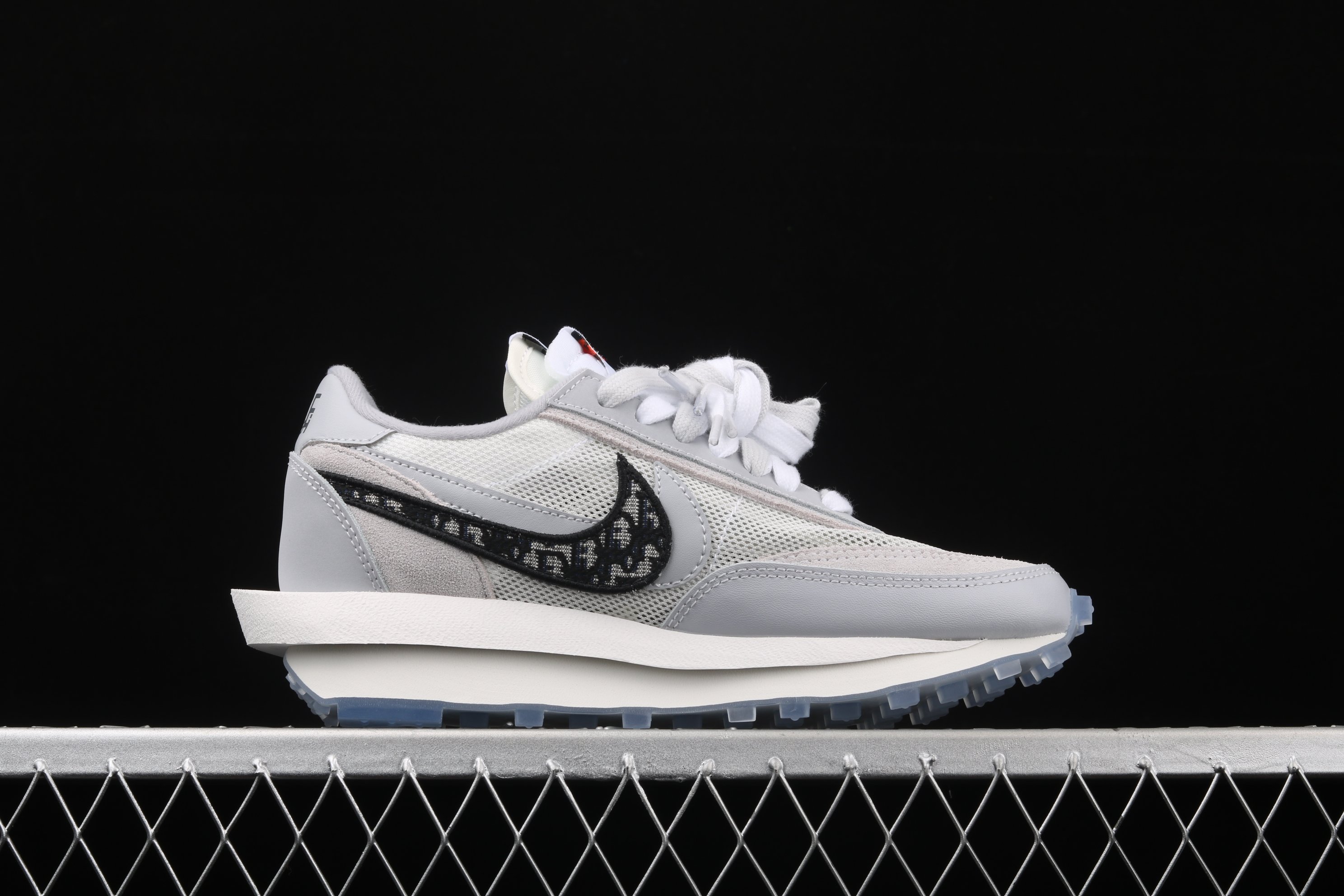 Dior x Sacai x Nk LVD Waffle Daybreak, Swoosh Silver