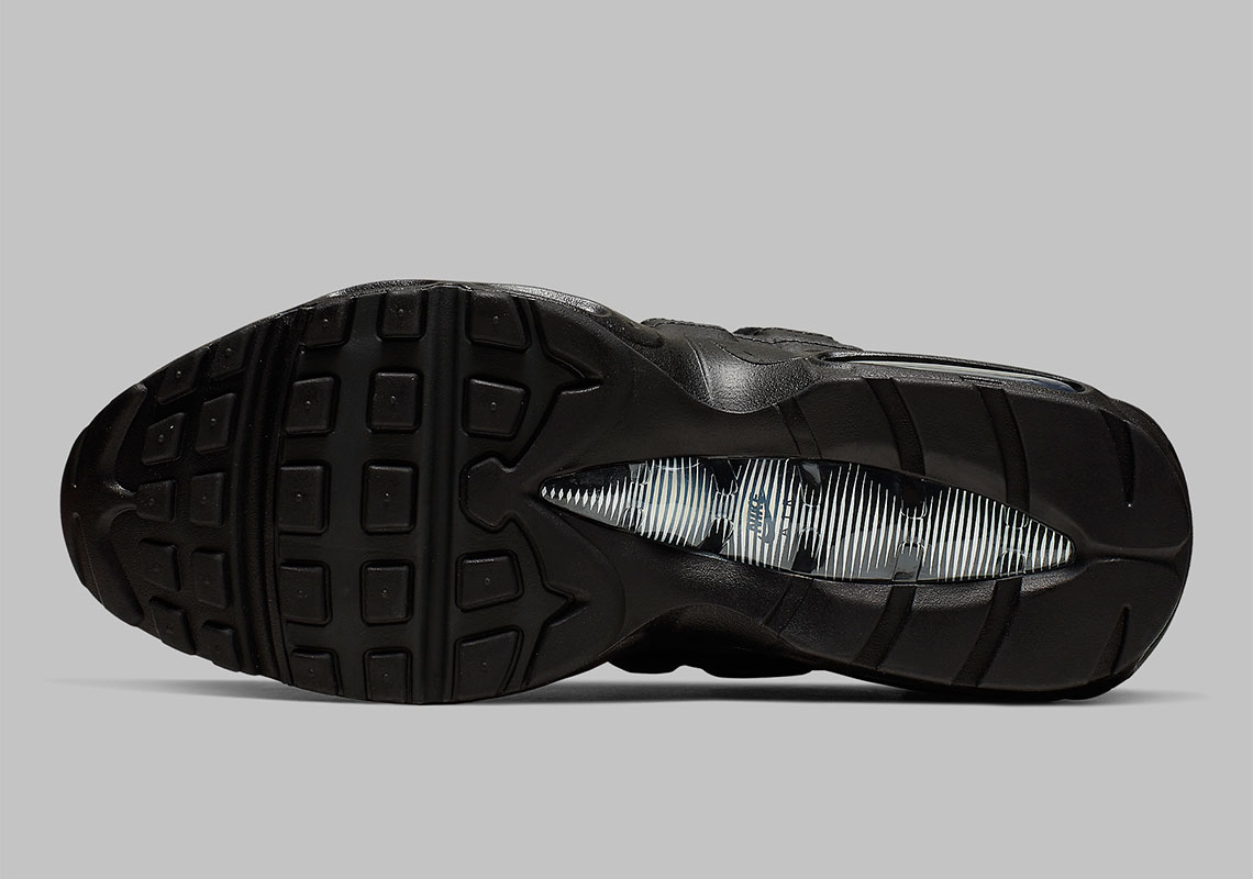 Air Max 95 Essential  Black  749766-009