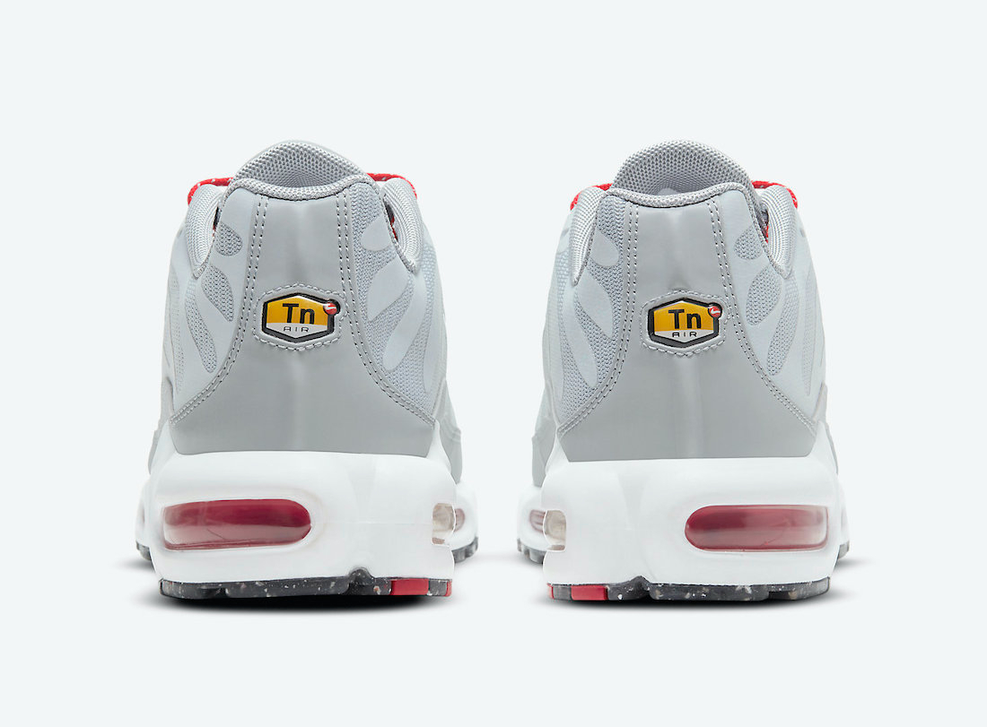 Air Max Plus  Light Smoke Grey Red  DD7112-001