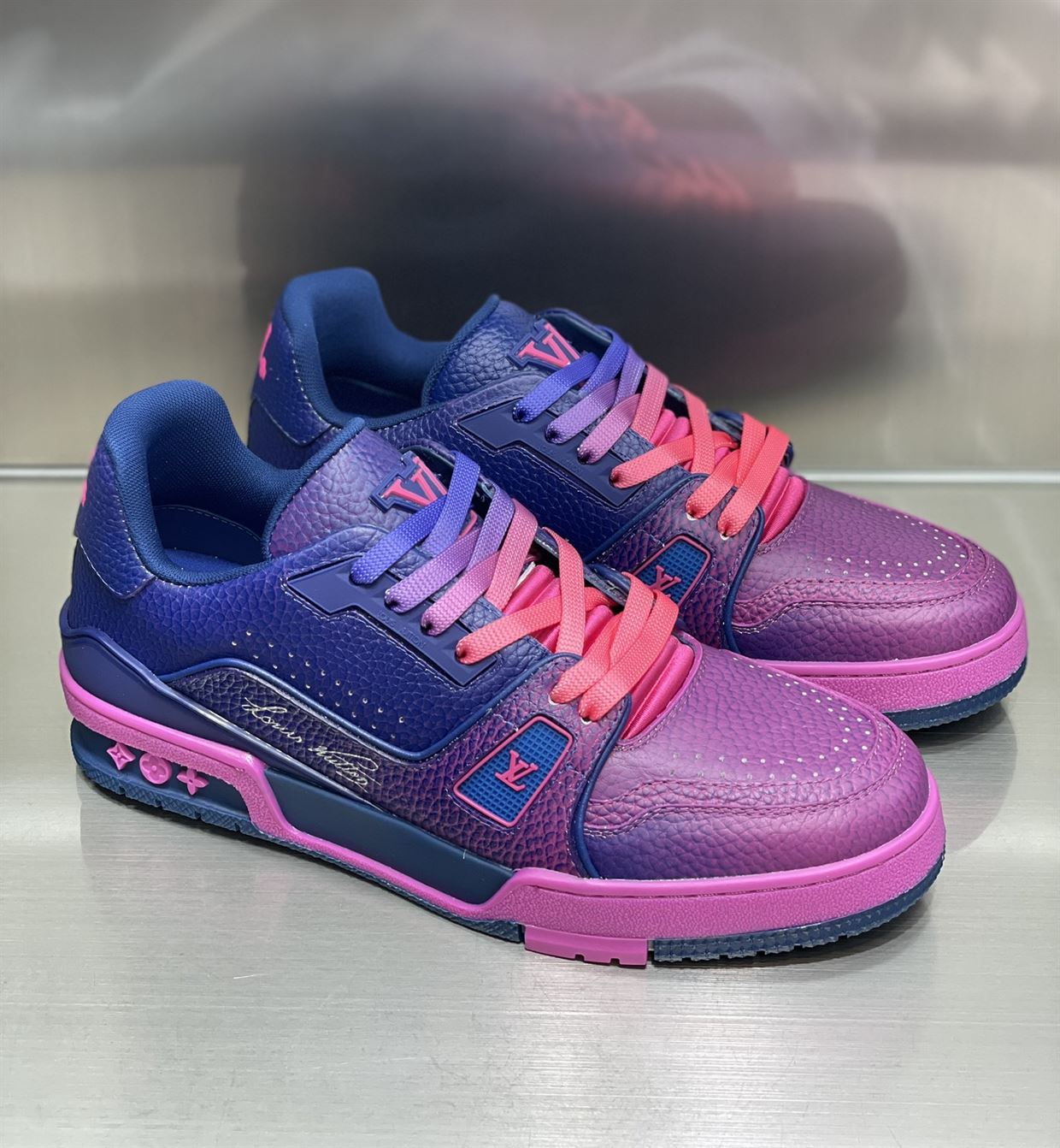 LOUIS VUITTON TRAINER SNEAKERS IN PINK   LVS003