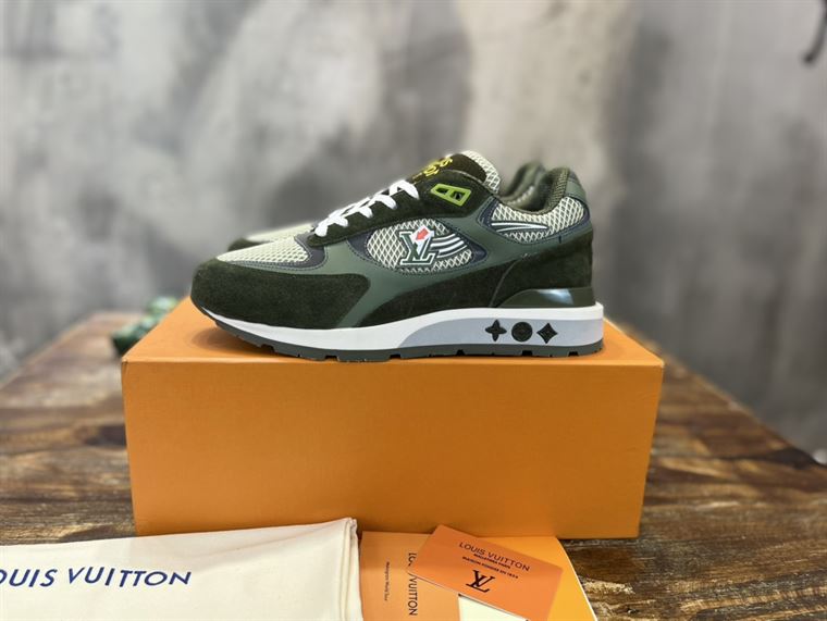 LOUIS VUITTON RUN AWAY SNEAKER   LVS073