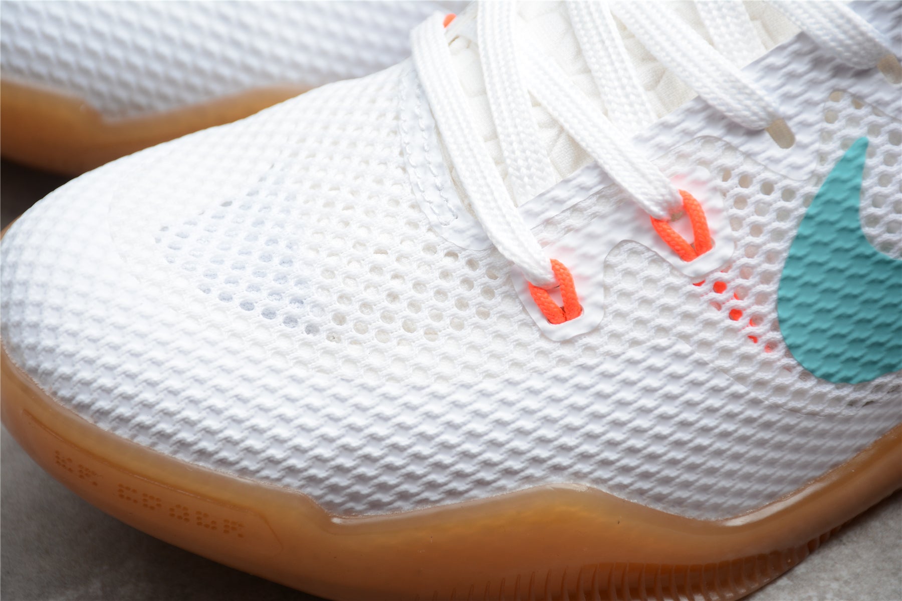 NIKE KOBE 11 EM LOW x SUMMER PACK