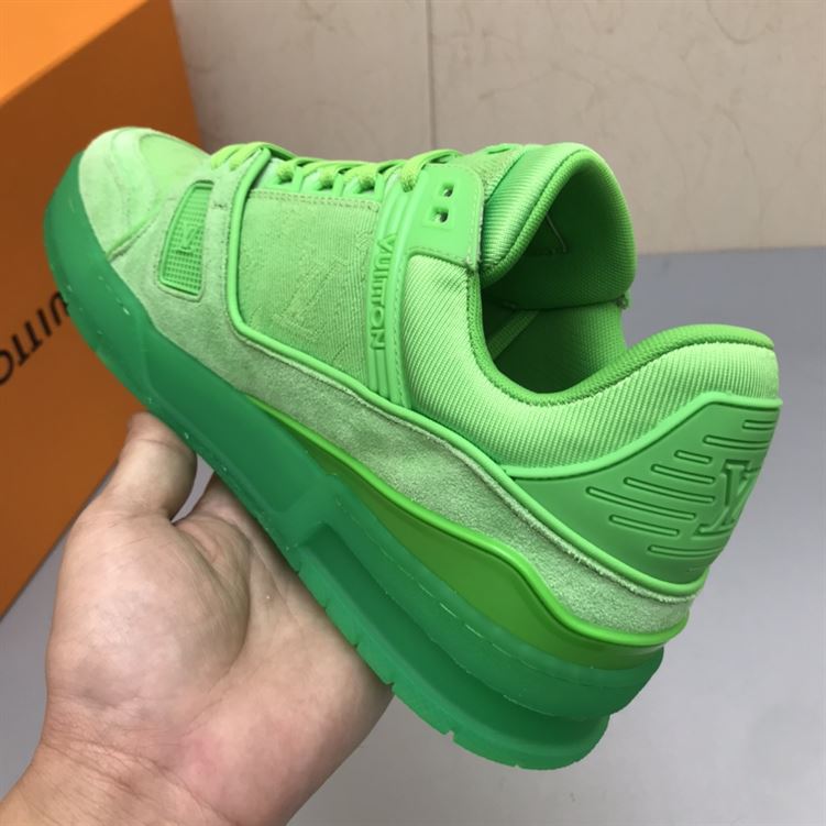 LV Shoes Replica TRAINER SNEAKER   LVS128