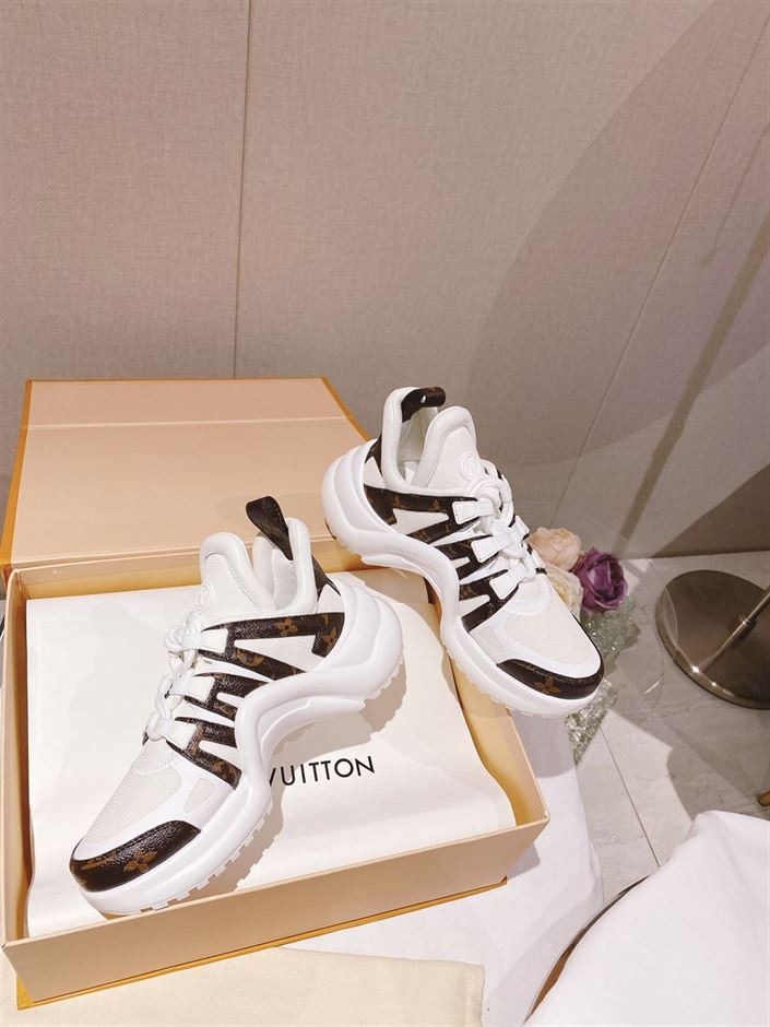 LOUIS VUITTON ARCHLIGHT TRAINERS   LVS106