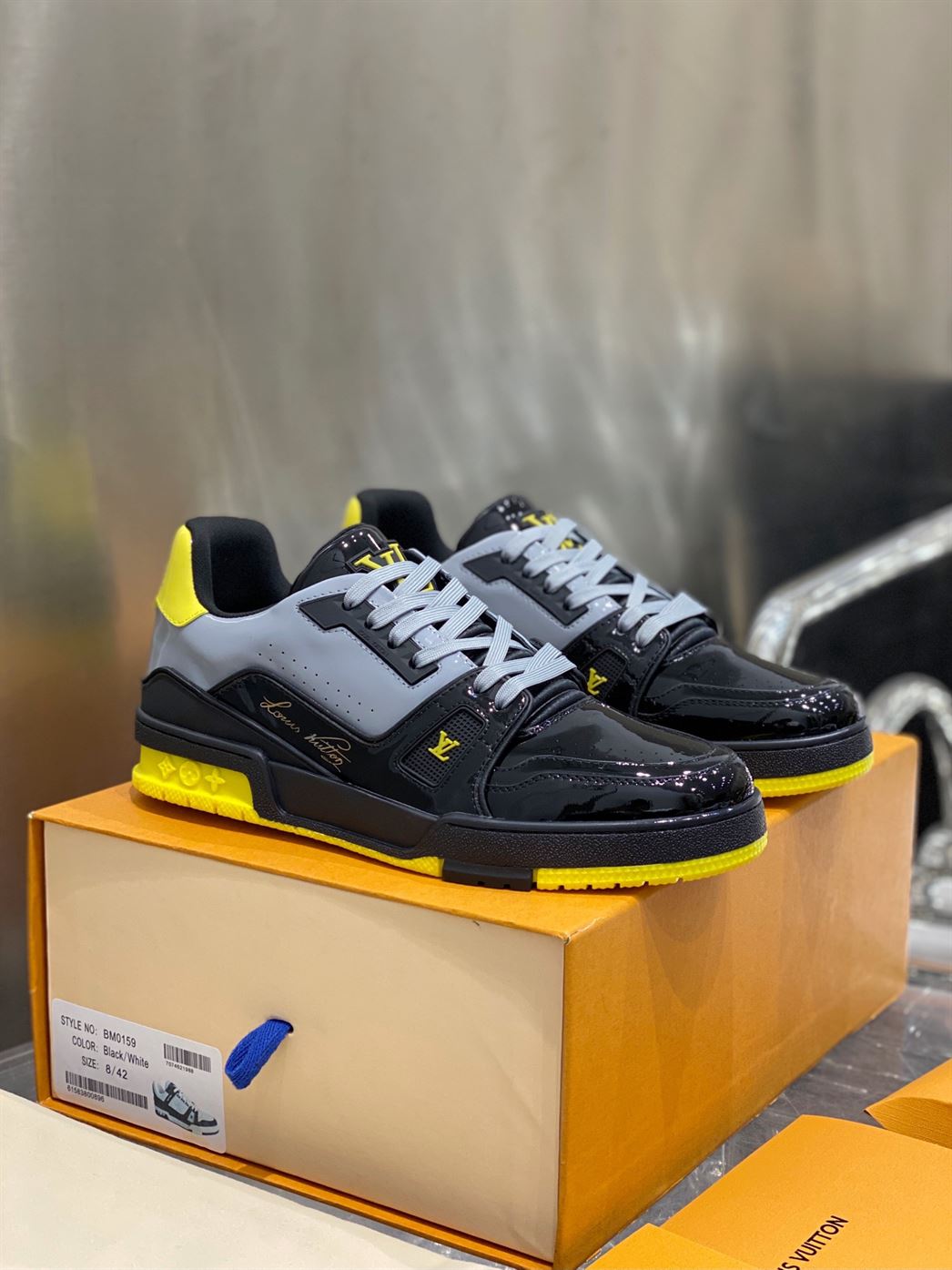 LV Shoes Replica TRAINER SNEAKERS IN BLACK PATENT CANVAS   LVS004