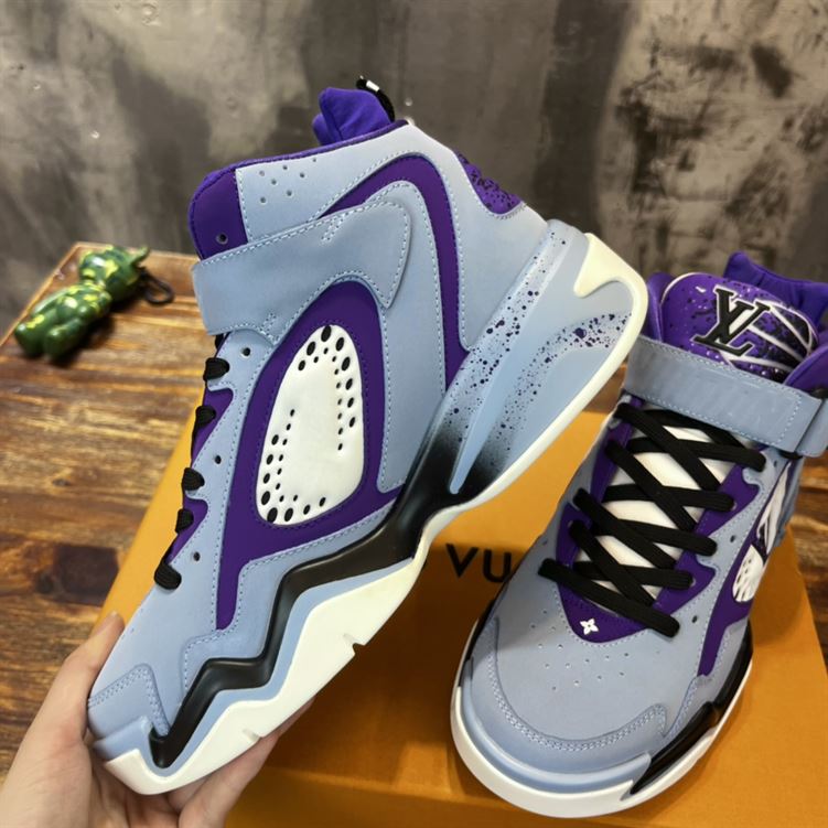 LOUIS VUITTON LV TRAINER 2 SNEAKER   LVS072