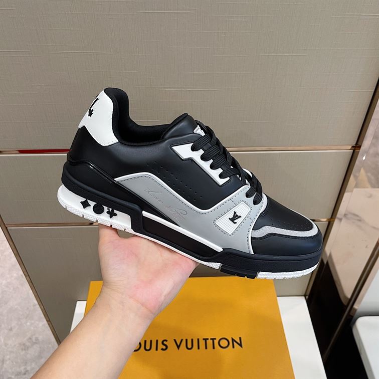 LOUIS VUITTON TRAINER SNEAKER   LVS080