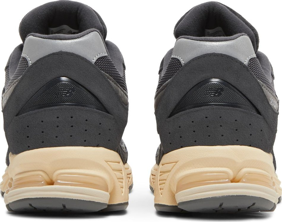 2002R  Black  M2002RHO