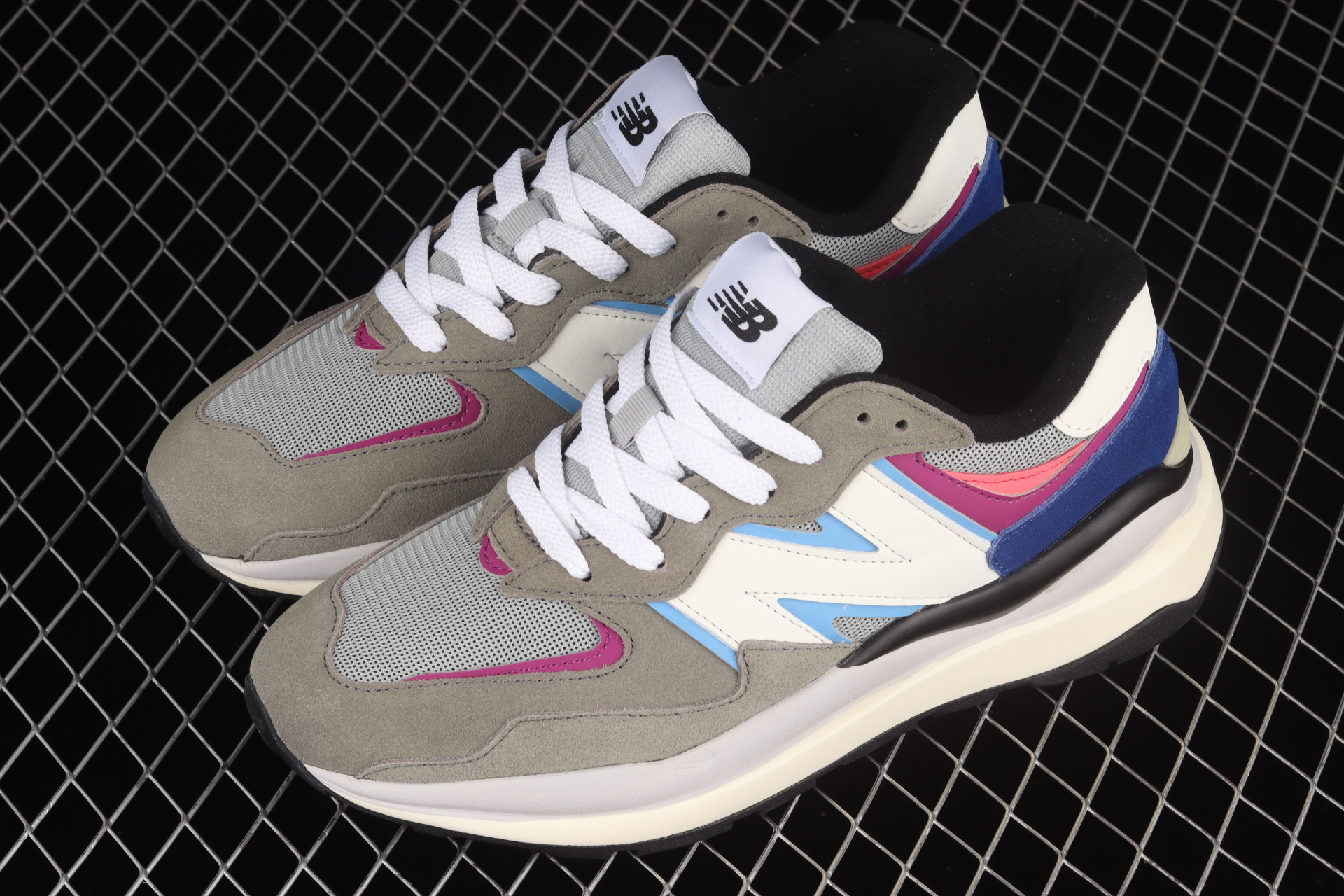 57/40  Incubation Pack-Grey Pink Zing  M5740DD1