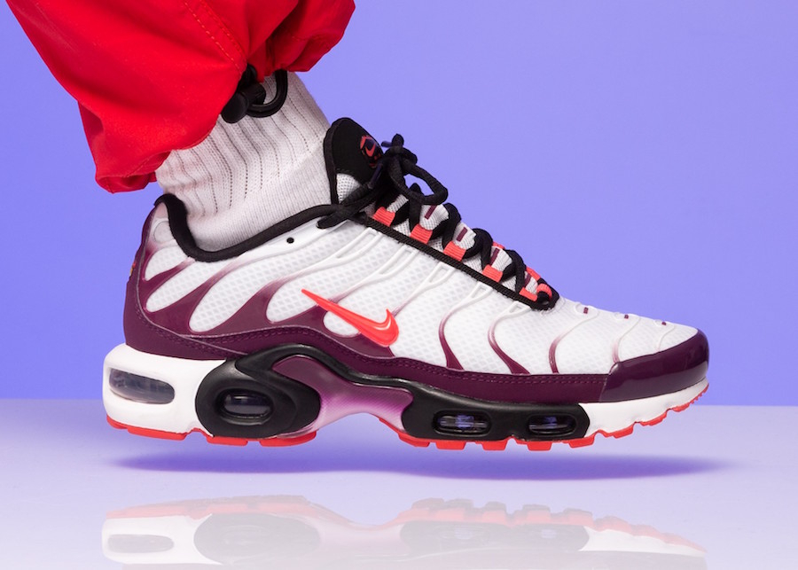 Wmns Air Max Plus  Bordeaux Ember  CD7061-101