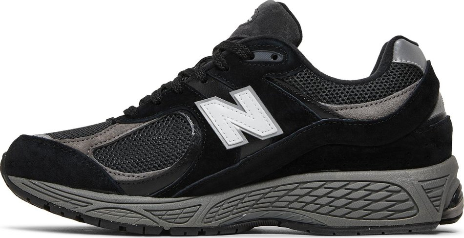 2002R  Black  M2002RR1