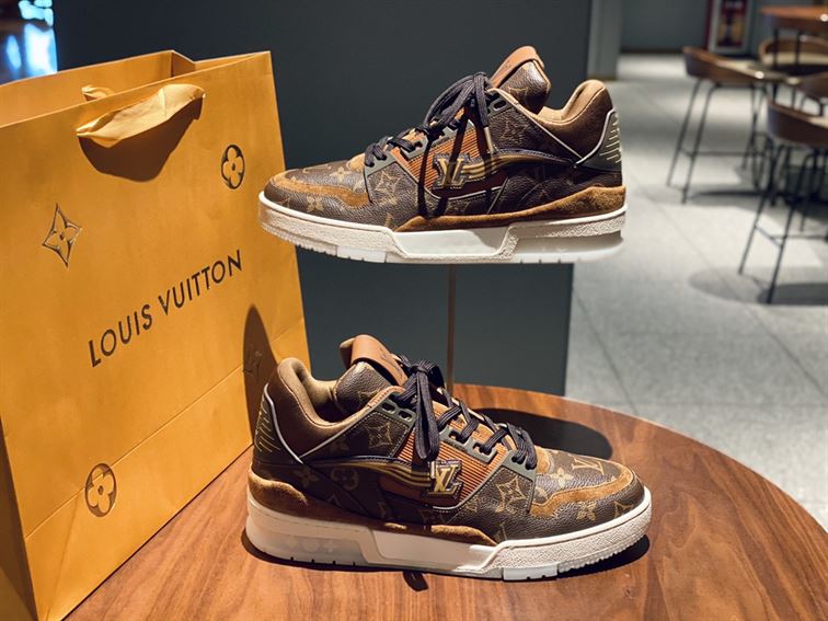 LV Shoes Replica TRAINER SNEAKER   LVS011