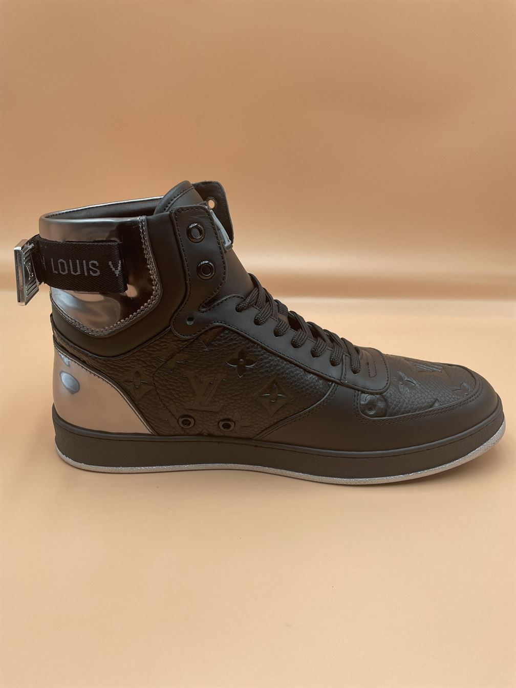 LOUIS VUITTON RIVOLI BOOTS   LVS103