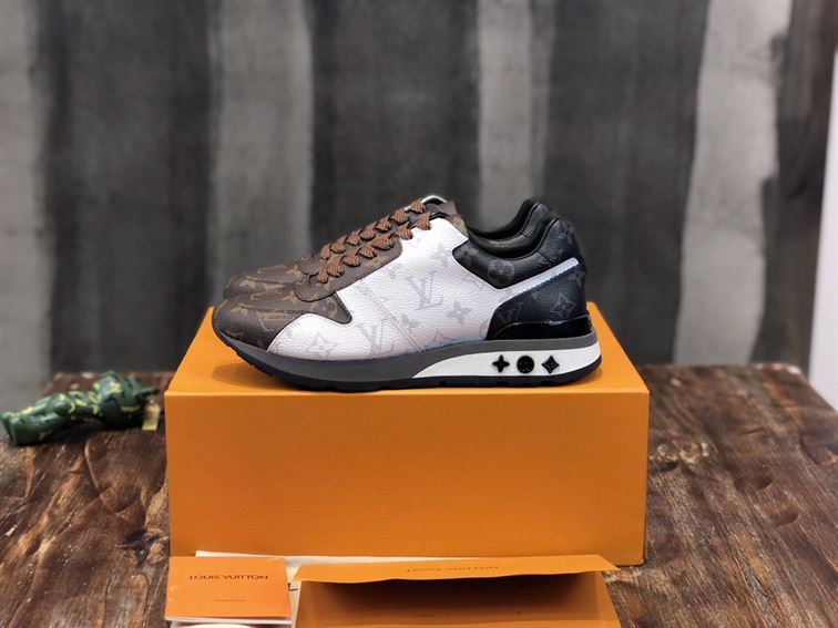 LOUIS VUITTON RUN AWAY SNEAKERS IN SLIVER   LVS008