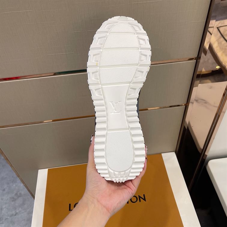 LOUIS VUITTON RUN AWAY SNEAKERS   LVS009