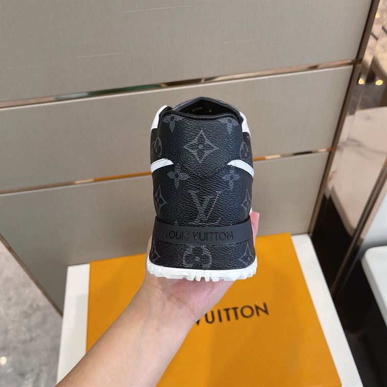 LOUIS VUITTON RUN AWAY SNEAKER   LVS007