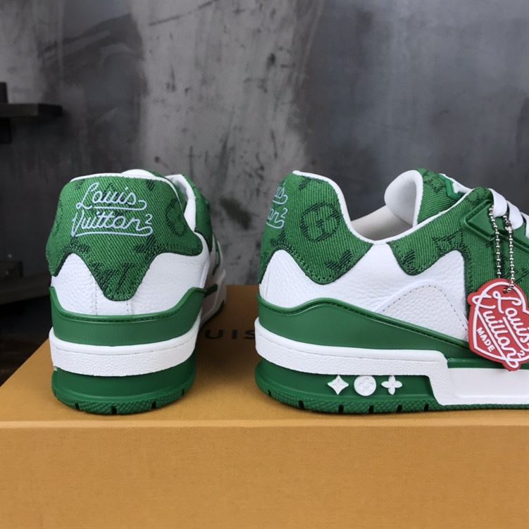 LOUIS VUITTON TRAINER SNEAKER   LVS032