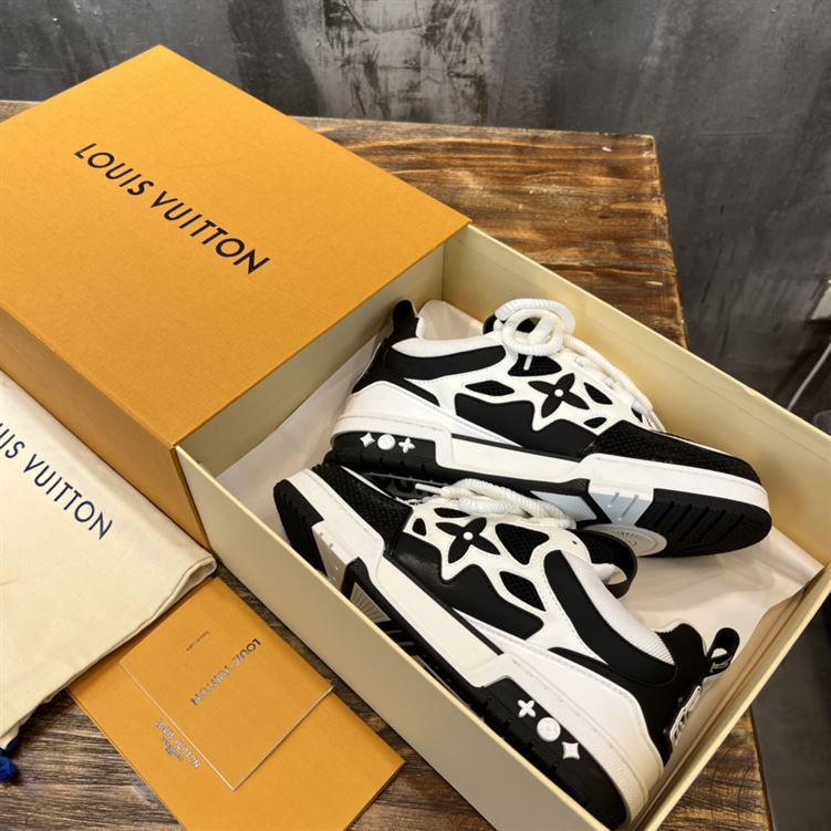 LOUIS VUITTON LVSK8 SNEAKER   LVS079