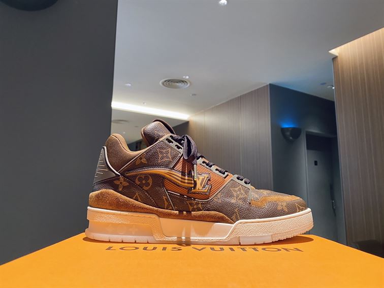 LV Shoes Replica TRAINER SNEAKER   LVS011