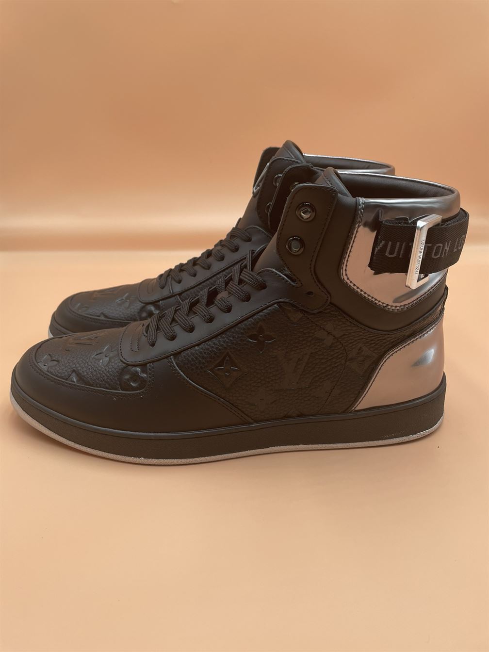 LOUIS VUITTON RIVOLI BOOTS   LVS103