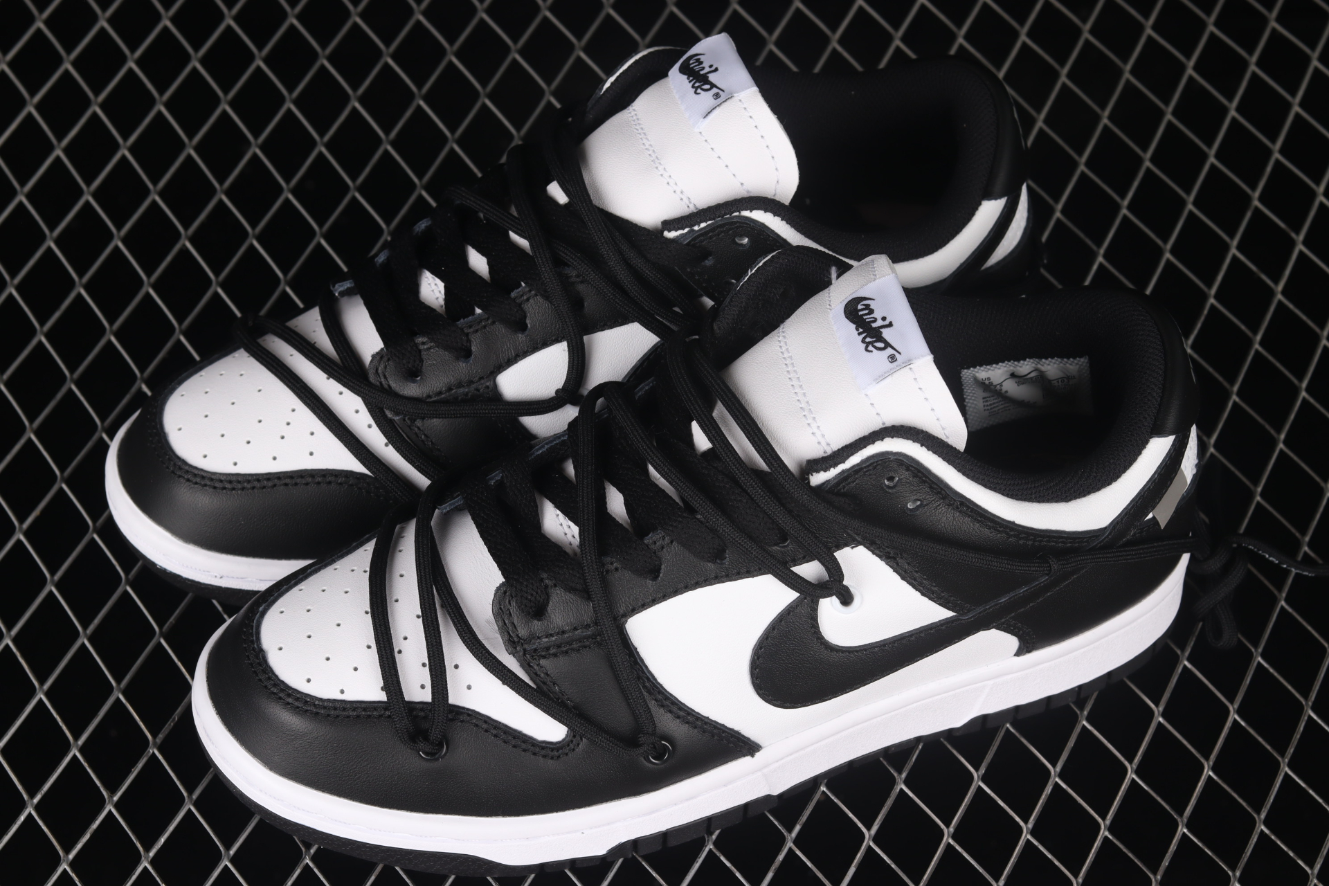 Dunk Low Lot  Black/White  CT0856-103