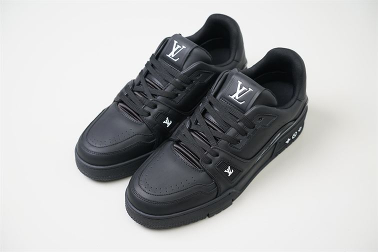 LOUIS VUITTON TRAINER SNEAKER   LVS084