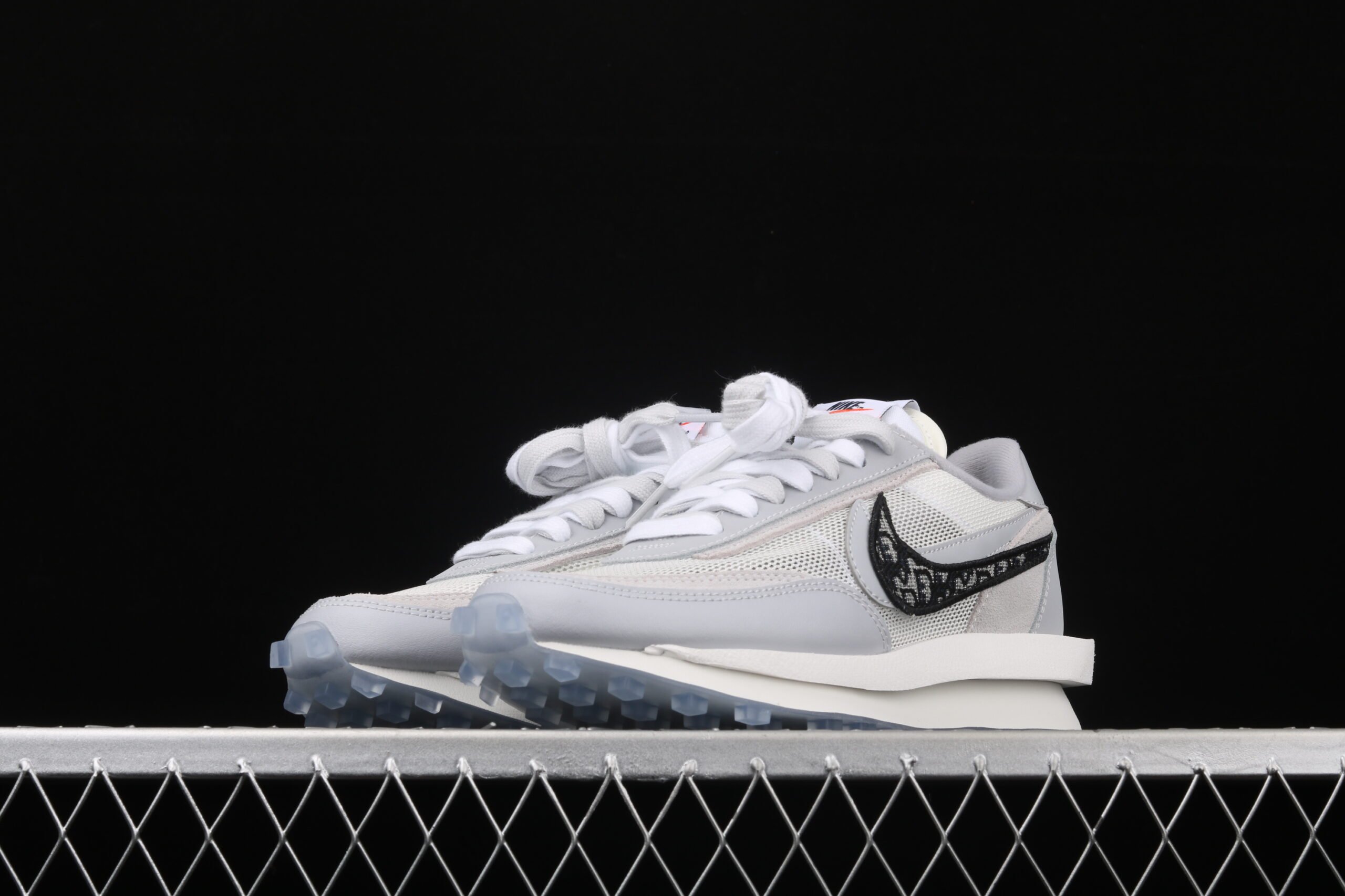Dior x Sacai x Nk LVD Waffle Daybreak, Swoosh Silver