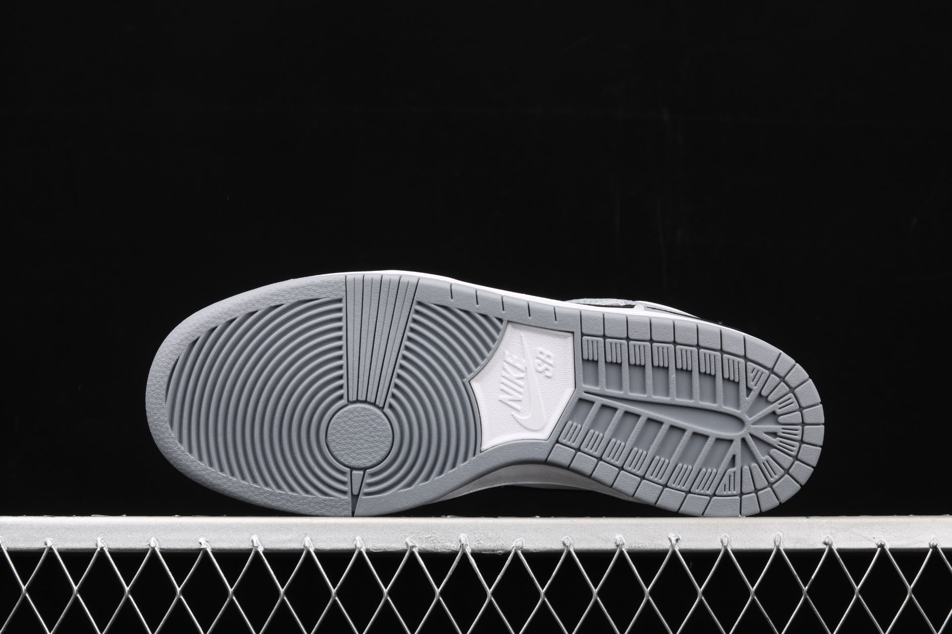 SB Dunk High Pro  Smoke Grey  854851-006