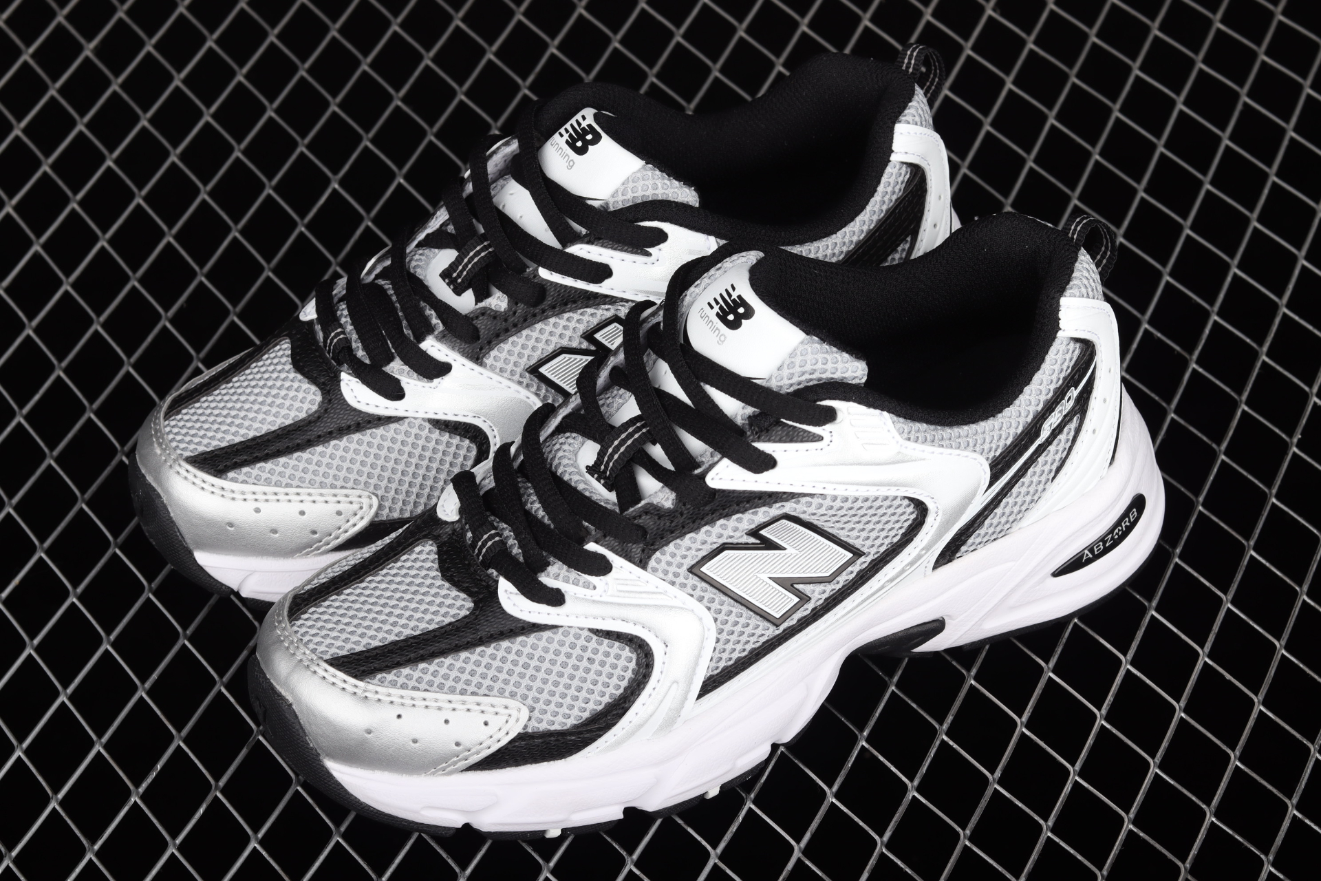 530  Silver White  MR530USX