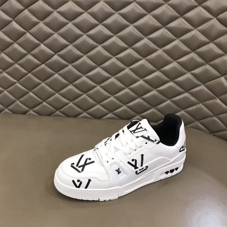 LOUIS VUITTON LV TRAINER SNEAKER   LVS054