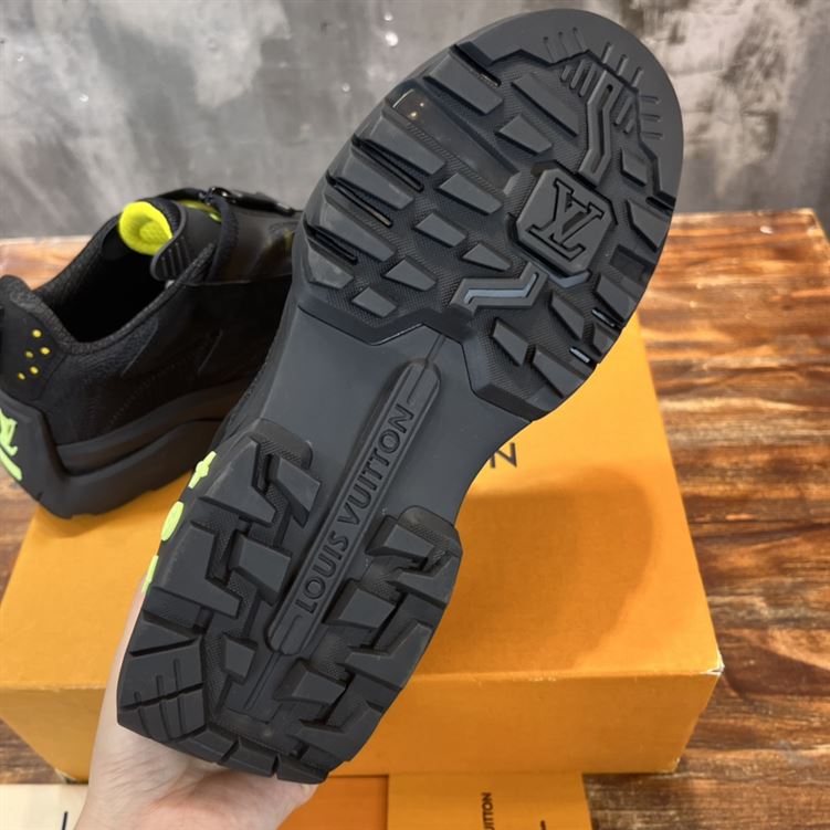 LOUIS VUITTON MILLENIUM SNEAKER   LVS065