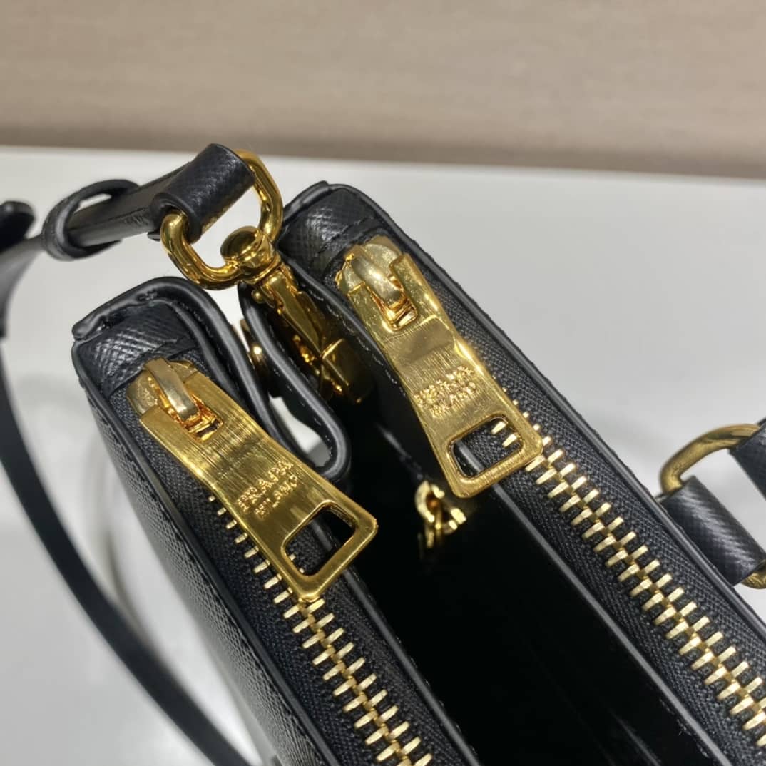 Replica Pradas Saffiano Leather Galleria Replica Bag