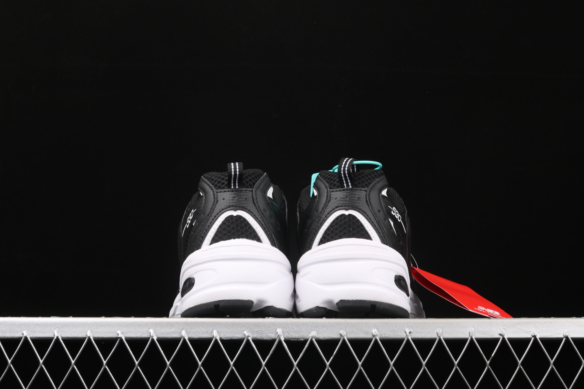 530v2 Retro  Black White  MR530SD