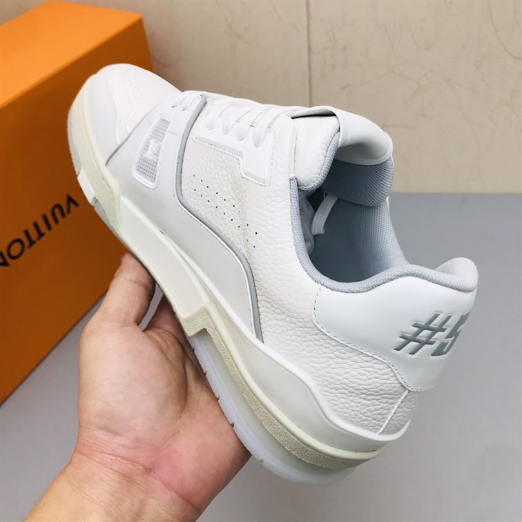 LOUIS VUITTON TRAINER SNEAKER   LVS124