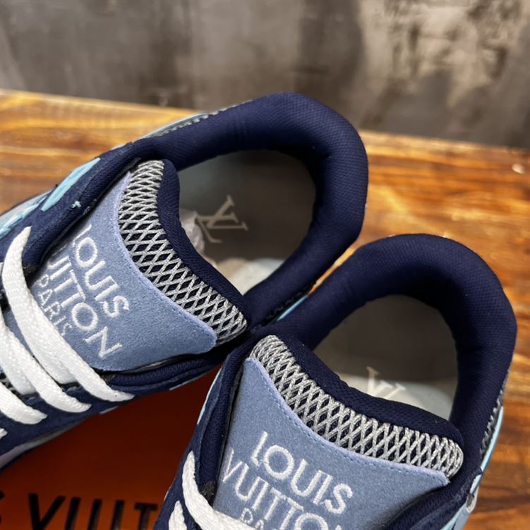 LOUIS VUITTON RUN AWAY SNEAKER   LVS074