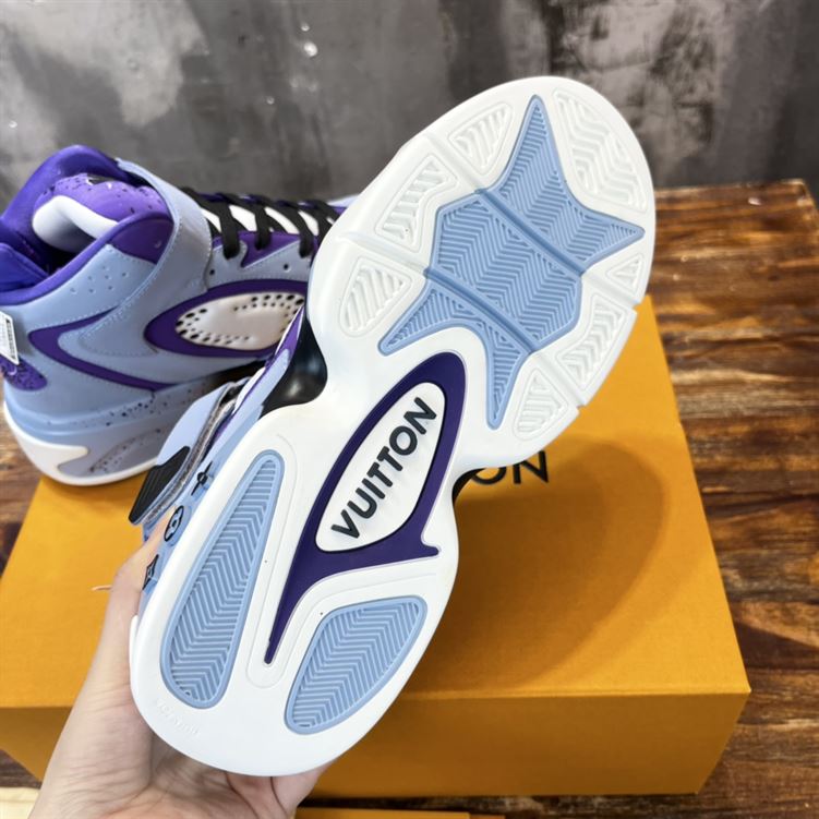 LOUIS VUITTON LV TRAINER 2 SNEAKER   LVS072