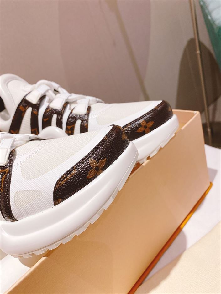 LOUIS VUITTON ARCHLIGHT TRAINERS   LVS106