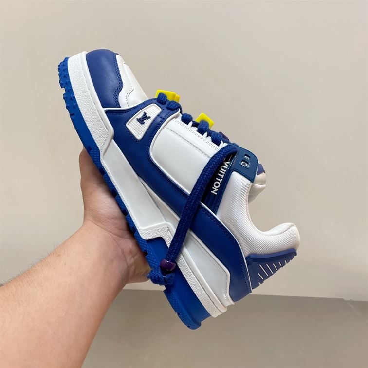 LOUIS VUITTON TRAINER MAXI LOW-TOP SNEAKERS IN WHITE AND BLUE   LVS117