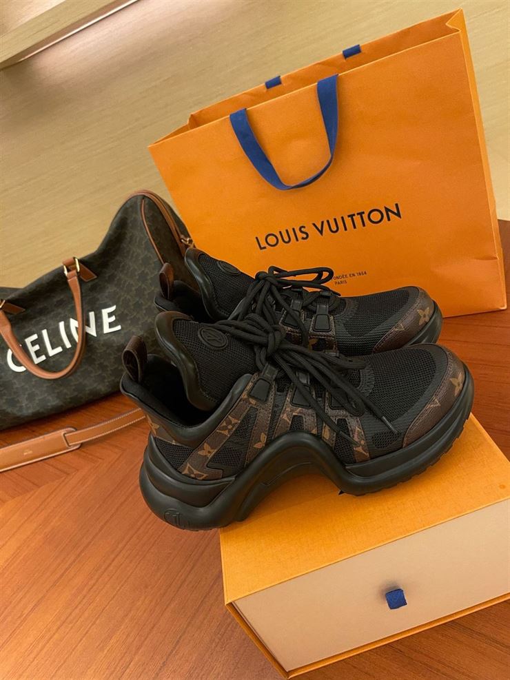 LOUIS VUITTON ARCHLIGHT TRAINERS   LVS098