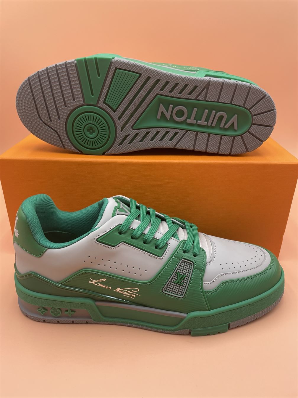 LOUIS VUITTON LV TRAINER SNEAKER   LVS060