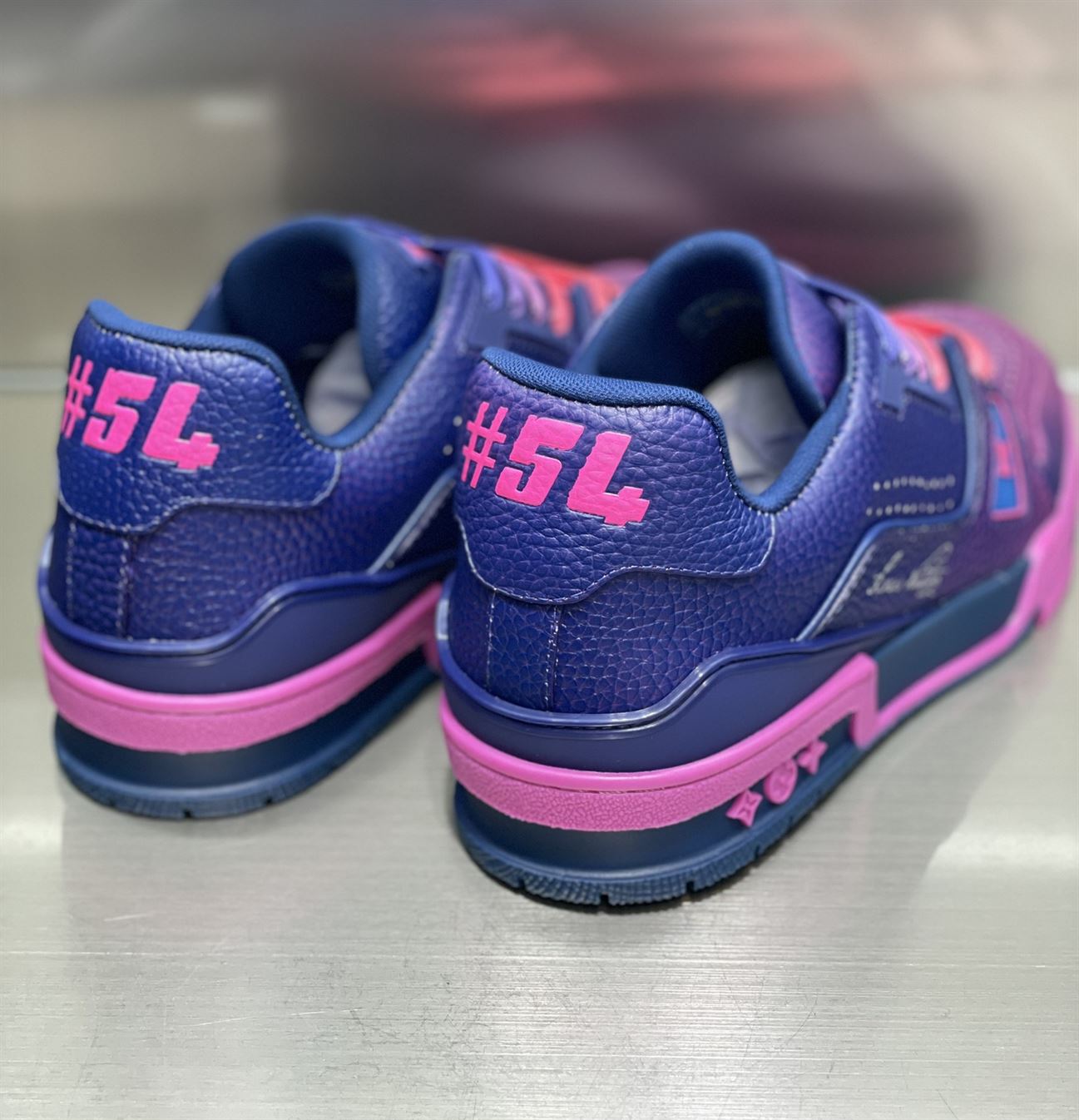 LOUIS VUITTON TRAINER SNEAKERS IN PINK   LVS003