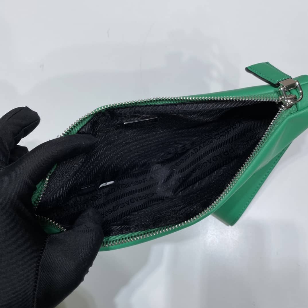 Prada Lady Leather Triangle Leather Replica Pouch